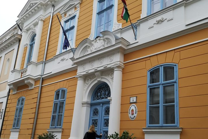 Fotó: VEOL Emberölés miatt emelt vádat az ügyészség egy munkahelyén késelő férfival szemben