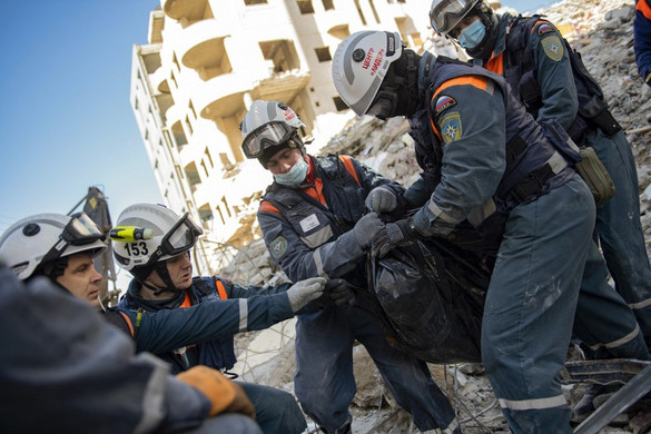 Tizenegyezernél is több halottja van Törökországban és Szíriában a földrengésnek
