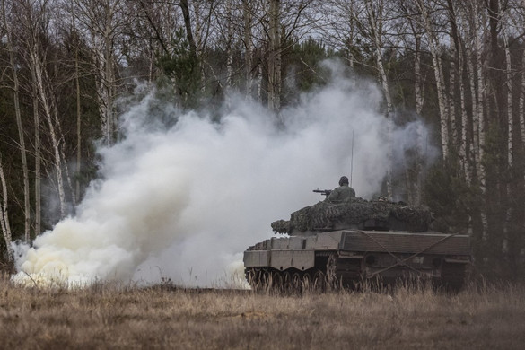 Leopard harckocsikkal gyakorolnak ukrán katonák Lengyelországban