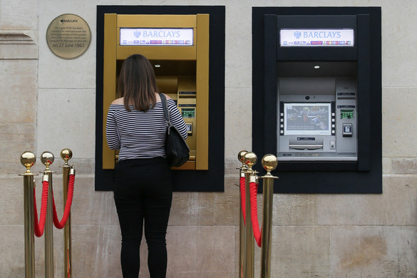 Sosem találja ki, hogy mikor készült el a világ első ATM-je!