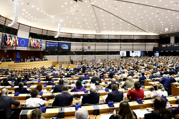 Az EP teljes embargót vezetne be az Oroszországból származó fosszilis tüzelőanyagokra