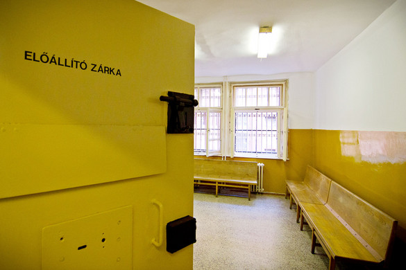 Megpróbálta megerőszakolni a Csillagbörtön egyik munkatársát egy fogvatartott