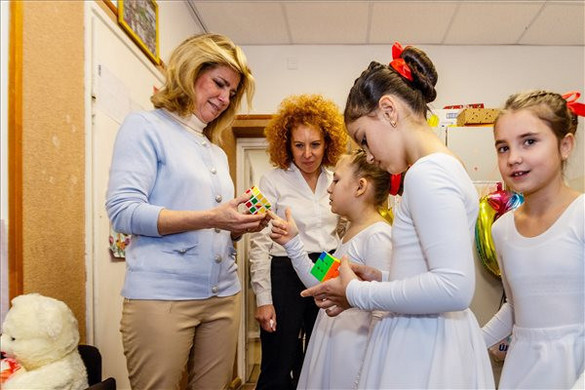 Kárpátaljai gyermekotthonokban járt Herczegh Anita