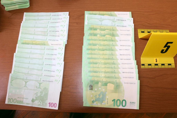 Légyott közben, kántálva lopták el a vagyonát