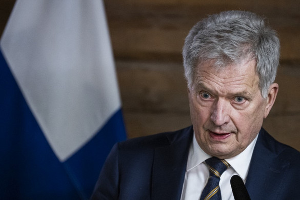 Finnország és Svédország „kéz a kézben” tart a NATO-ba
