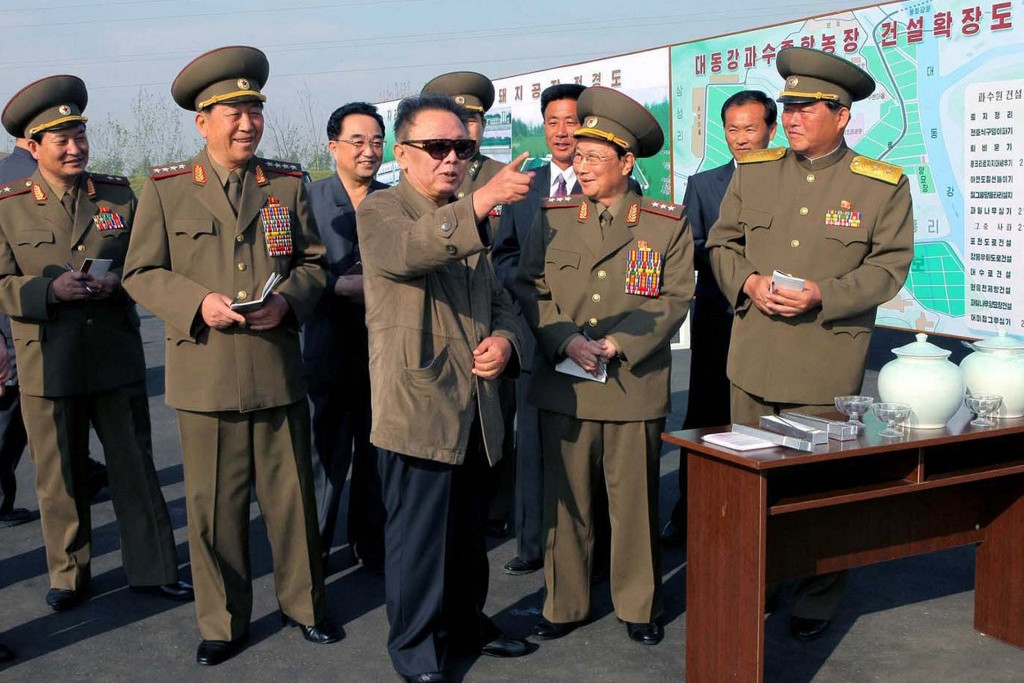 Fotó: KNS / KCNA / AFP Kim Dzsongil szigorúan megszabta és betartatta az atom- és rakétaprogram irányát