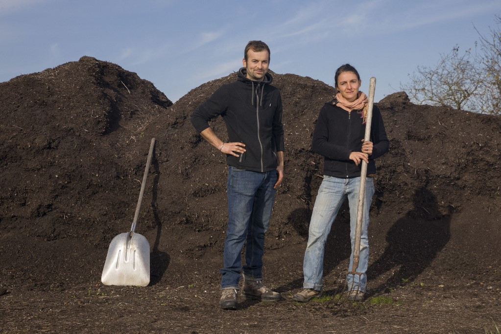 La Celle-Guenand, Lou Desbureaux és Jean-Eudes Prévault biokertészek Franciaországban, az UNESCO Világörökség részévé nyilvánított Loire-völgyben lévő biozöldségfarmon