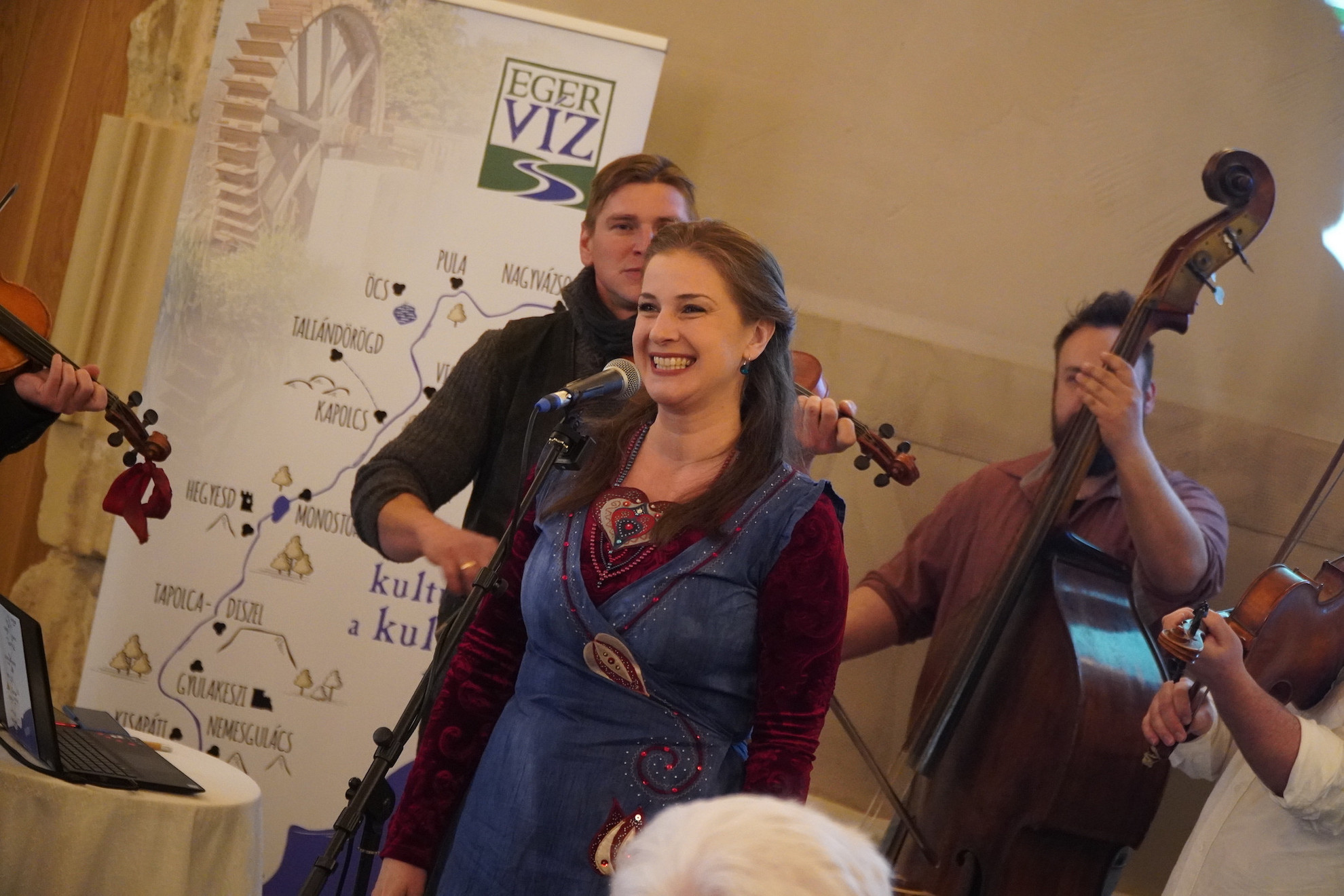 Fotó: Fotó: Holczer Balázs Juhász Réka és zenekara vidám perceket hozott a program bemutatójára