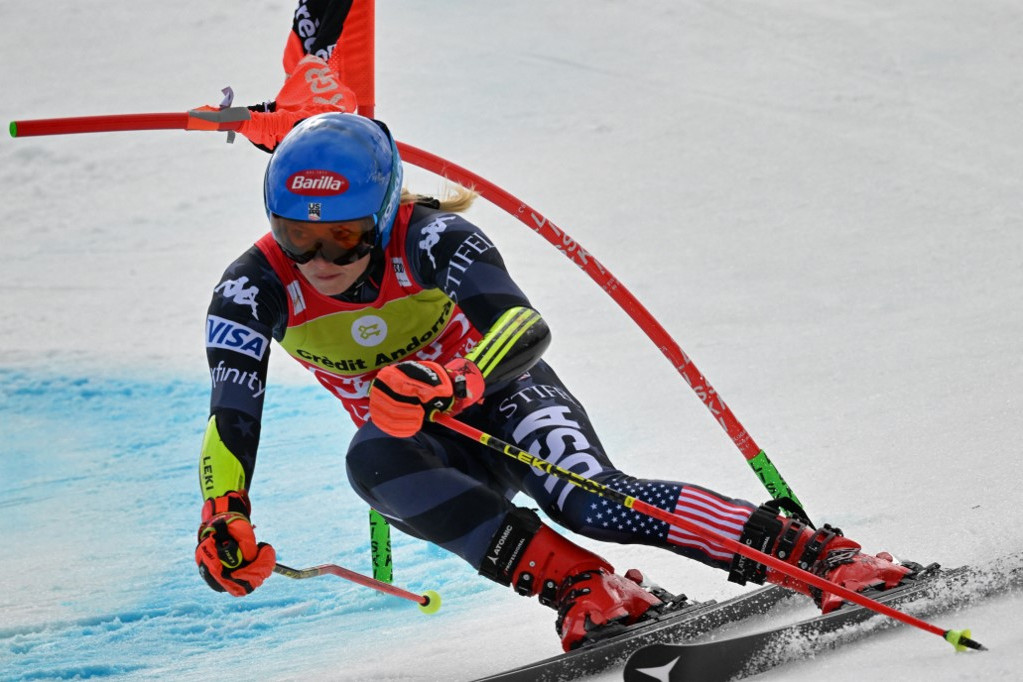 Fotó: AFP/Lionel Bonaventure Az amerikai szupersztár, Mikaela Shiffrin útban az óriás-műlesiklás második futamában a győzelem felé