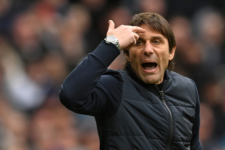 Amint várható volt, menesztette Antonio Contét a Tottenham