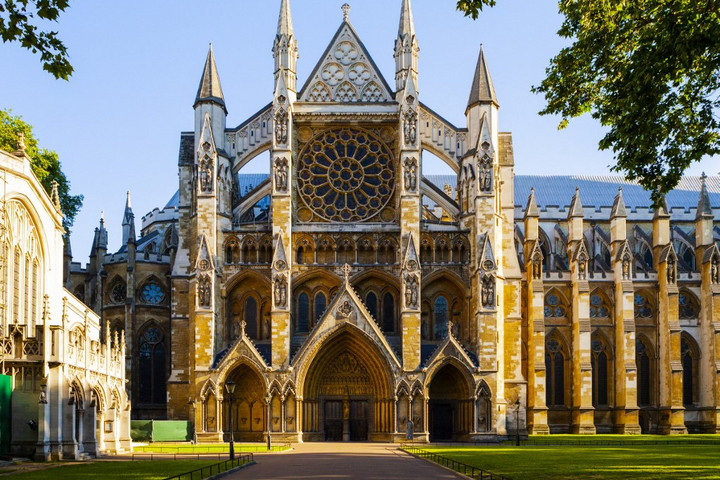 Fotó: Kav Dadfar / Robert Harding RF via AFP Kizárólag zokniban engedik fel a Westminster-apátság mozaikpadlójára a látogatókat