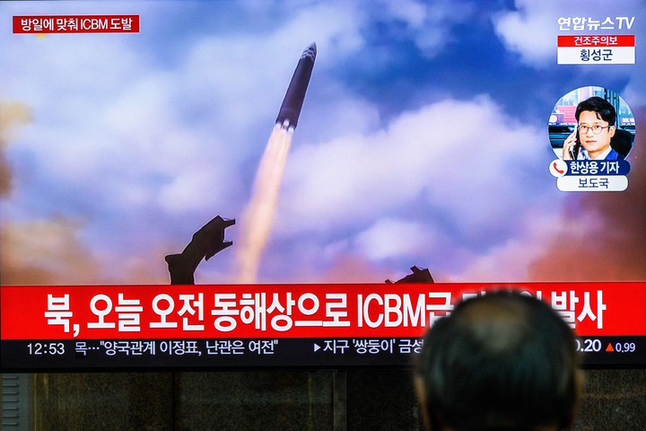 Észak-Korea meggondolatlan viselkedése gyors és egységes választ követel