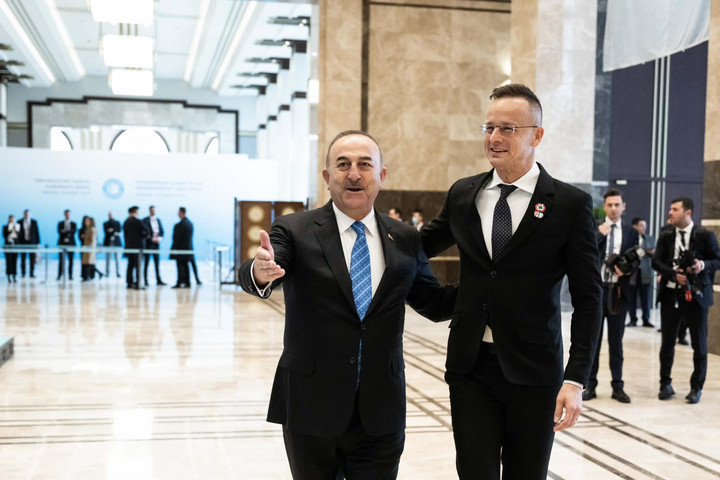 Fotó: Facebook/Szijjártó Péter Szijjártó Péter: Magyarország 105 tonnányi orvosi eszközzel segíti Törökországot a földrengés után + VIDEÓ