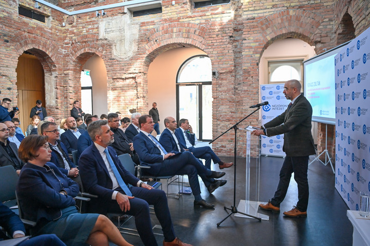 Fotó: MTI/Illyés Tibor Kovács Zoltán: Nyugaton politikai fegyverként működik a média