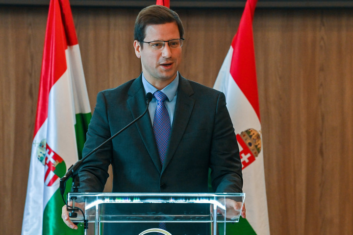 Fotó: MTI/Illyés Tibor Saját erőből épült Inárcsnál egy négycsillagos szálloda