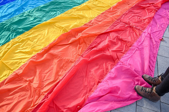Beszállt a gendervitába a brit kormány: lecsapnak az LMBTQ-vécékre