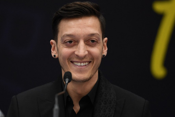 Szélsőséges szervezetet támogat Mesut Özil?