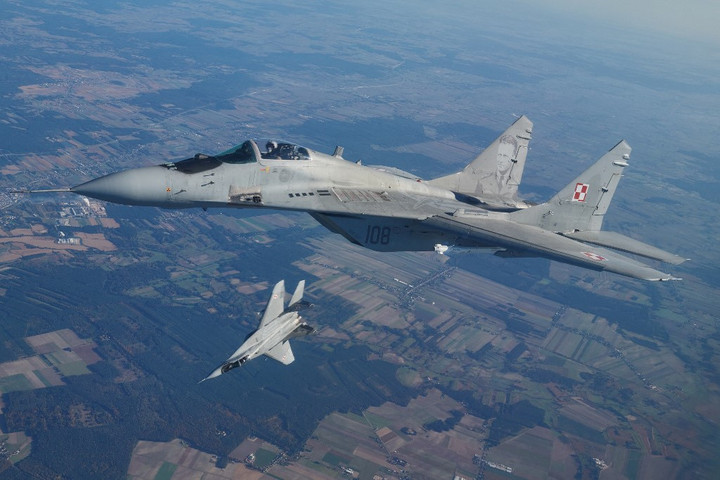 Fotó: AFP/Radoslaw Jozwiak Megérkezett az első négy szlovák MiG–29-es vadászgép Ukrajnába