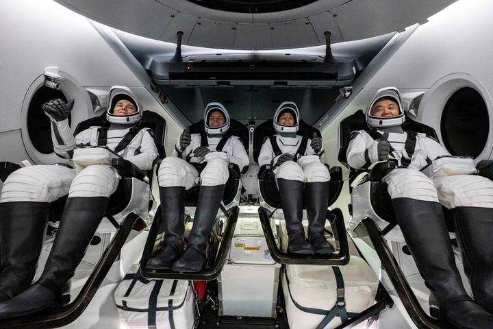 Fotó: AFP/NASA/Keegan Barber Visszatértek a Földre a Nemzetközi Űrállomás űrhajósai
