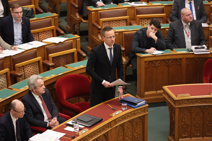 Szijjártó Péter: Csak békével lehet emberéleteket menteni + VIDEÓK