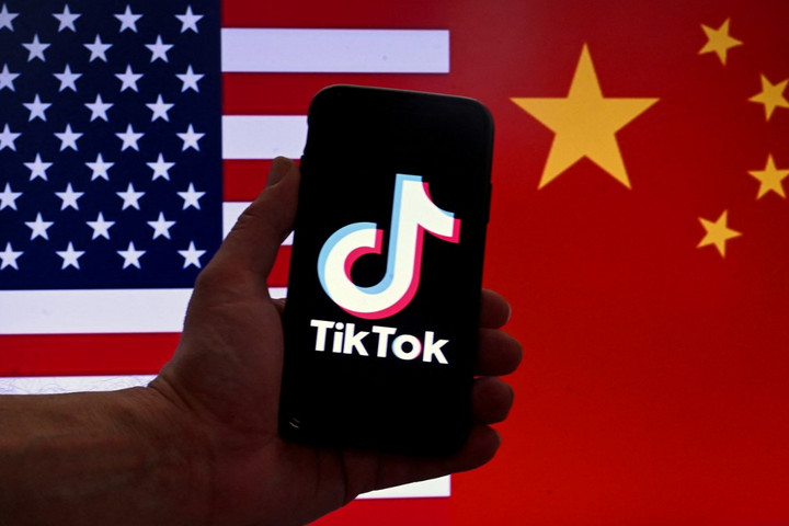 Fotó: AFP/Olivier Douliery Az amerikai kongresszus meghallgatta a TikTok vezérigazgatóját