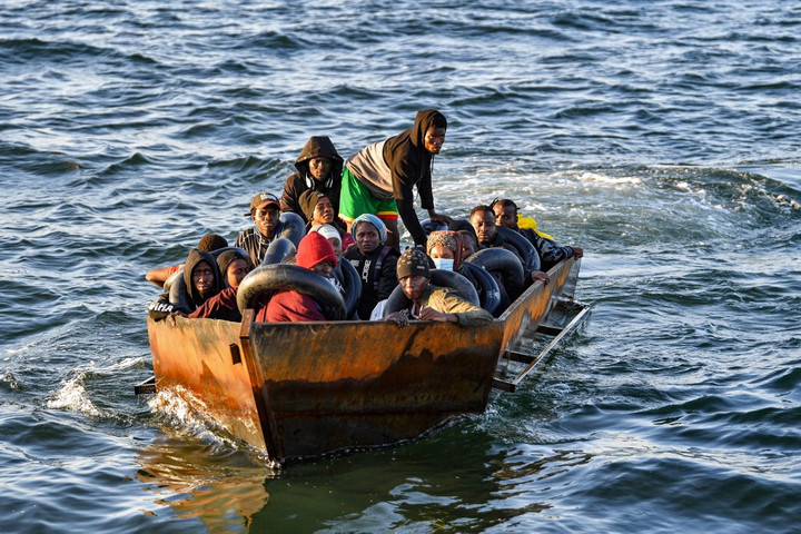 Nyomtalanul eltűnt egy bárka ötszáz emberrel a fedélzetén a Földközi-tengeren
