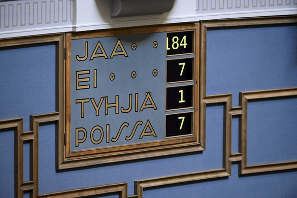 A finn parlament elsöprő többséggel Finnország NATO-tagsága mellett döntött