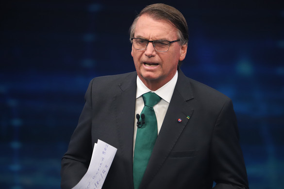 Bolsonaro fia elárulta, mikor tér haza az apja, majd bocsánatot kért