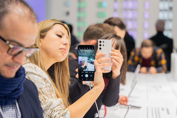 Lebukott a Samsung, hamisak lehetnek a Hold-fotók