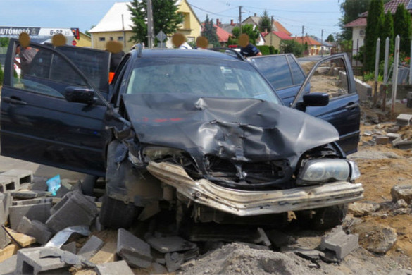 Balesetet okozott a részeg sofőr, majd át akarta verni a rendőröket + VIDEÓ