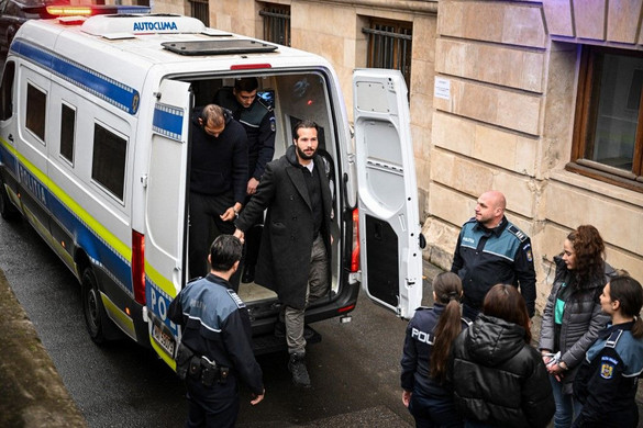 Házi őrizetbe kerülnek a Tate fivérek