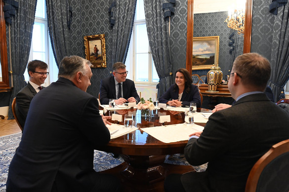 Novák Katalin fogadta Orbán Viktort a Sándor-palotában