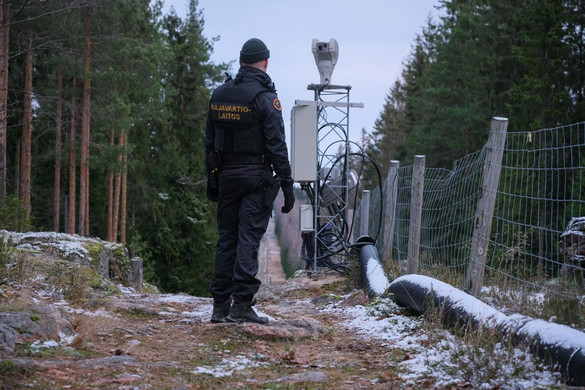 Már építik a finnek a kerítést az orosz határra