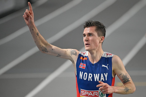 A norvég Jakob Ingebrigtsen hozta a kötelező duplát