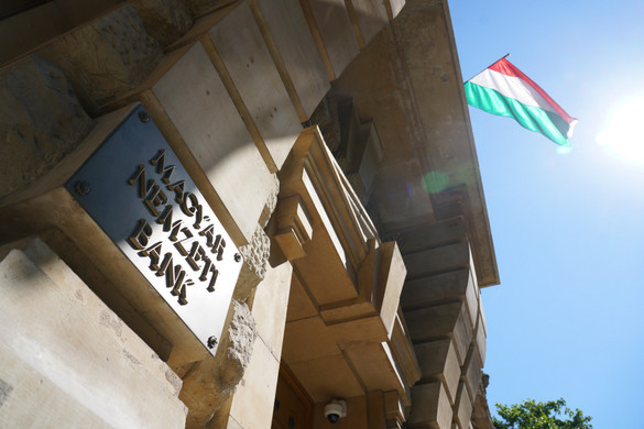 Az adósságfék szabályok módosításáról döntött a Magyar Nemzeti Bank
