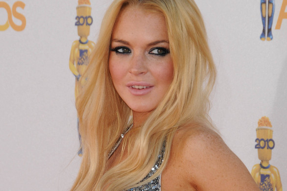 Lindsay Lohan gyermeket vár