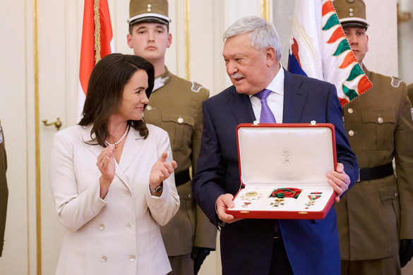 Csányi Sándort a Magyar Szent István-renddel tüntették ki
