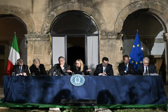 Giorgia Meloni harcot indít az emberkereskedők ellen