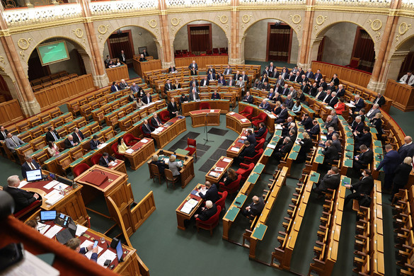 Háromnapos ülést tart a héten a parlament
