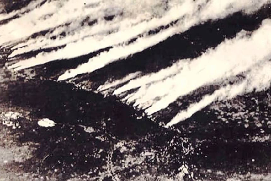 Késő délután a palackokból egyszerre engedték ki a 180 tonna klórgázt, melyet a szél a francia gyarmati csapatok állásai felé sodort