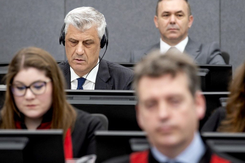 Április 3., hétfő: Megkezdődött Hashim Thaci korábbi koszovói elnök pere az országban elkövetett háborús bűnöket vizsgáló különleges hágai bíróság előtt Hollandiában