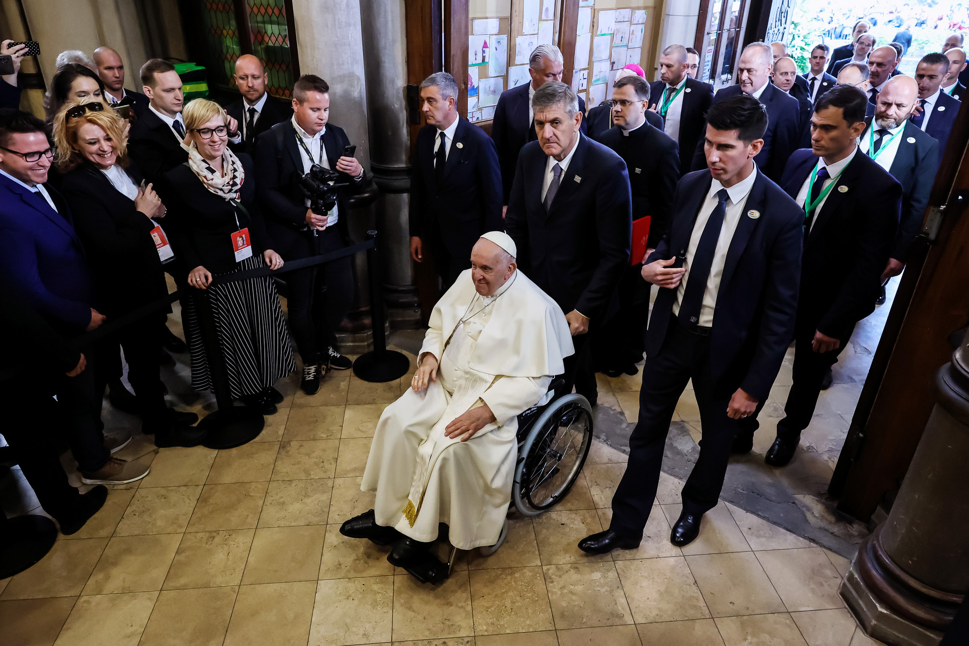 Fotó: MH/Purger Tamás Ferenc pápa az Árpád-házi Szent Erzsébet templomban, 2023. április 29.