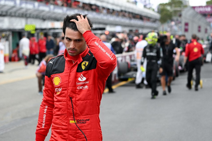 Elutasították a Ferrari fellebbezését, maradt Sainz melbourne-i büntetése