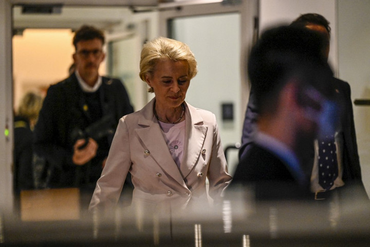 Fotó: AFP/Jade Gao Von der Leyen Kijevbe utazik