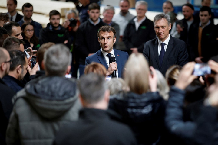 Rendőrök szorították vissza a Macron ellen tiltakozókat Elzászban