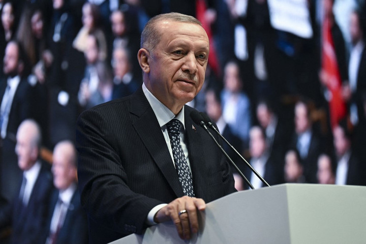 A török elnök egészségi okból lemondta a programját