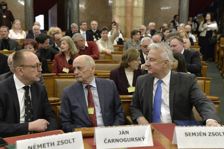 Fotó: MTI/Soós Lajos Semjén Zsolt: Duray Miklós a rendszerváltoztatás emblematikus személyisége