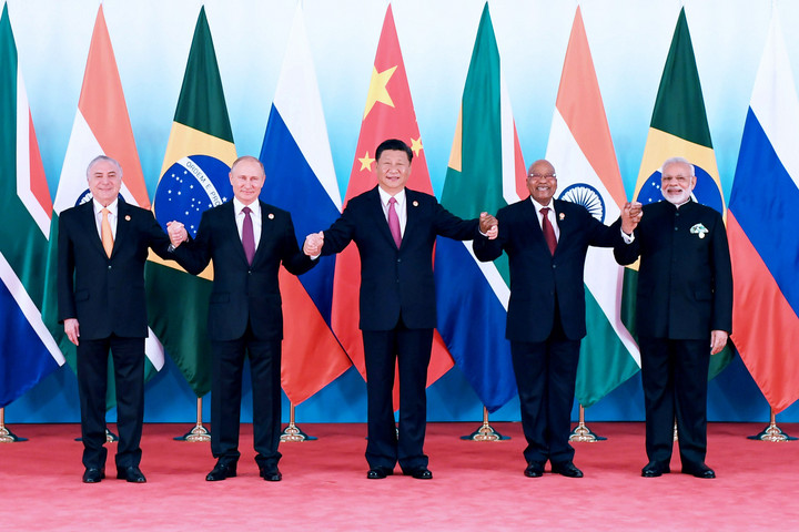 Új közös valuta létrehozásán dolgoznak a BRICS-országok
