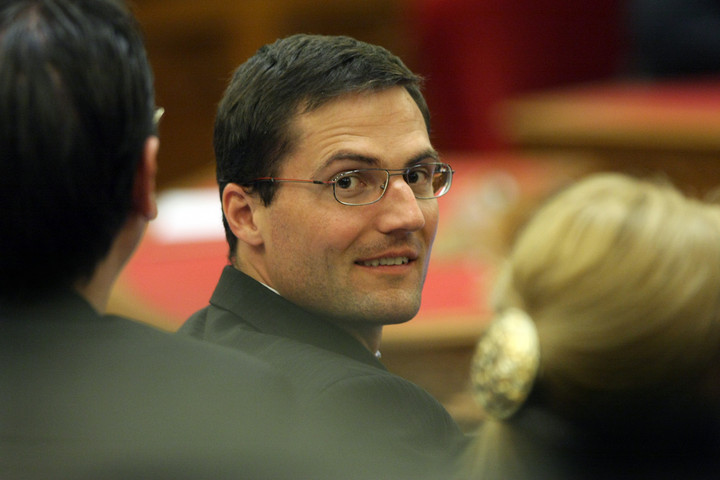 Országos szinten szüntetheti meg a Jobbik az alapszervezeteit