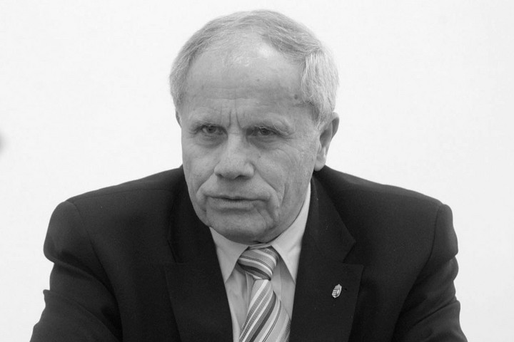 Elhunyt Zsinka András